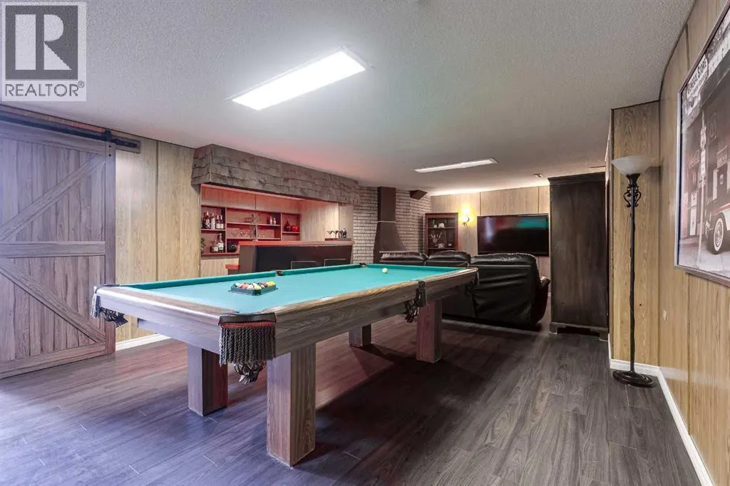 6 Standish Close