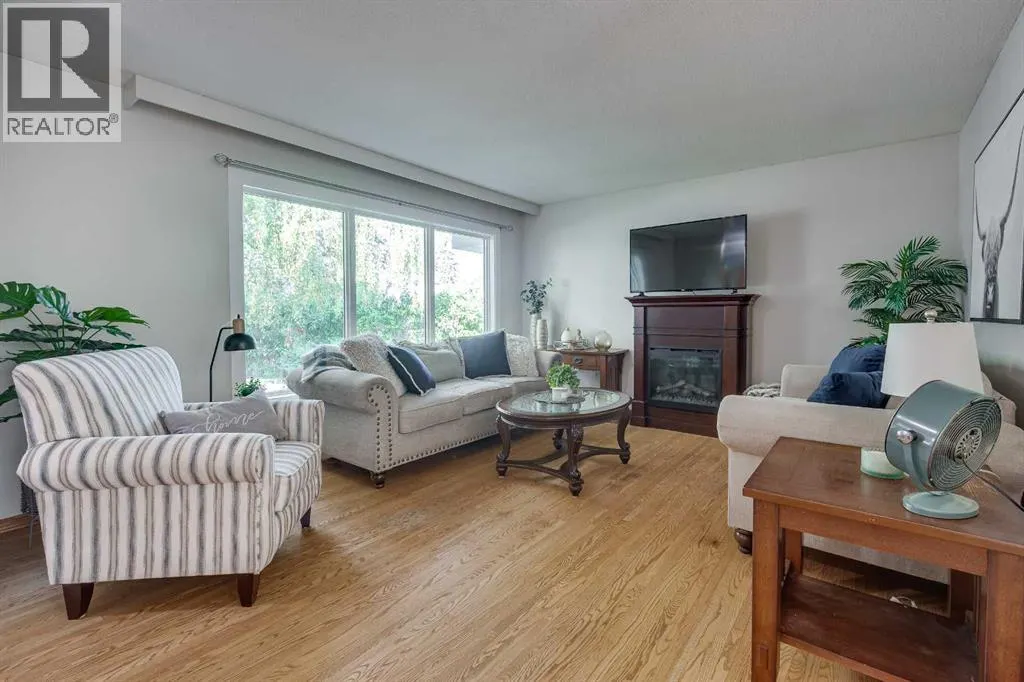 6 Standish Close