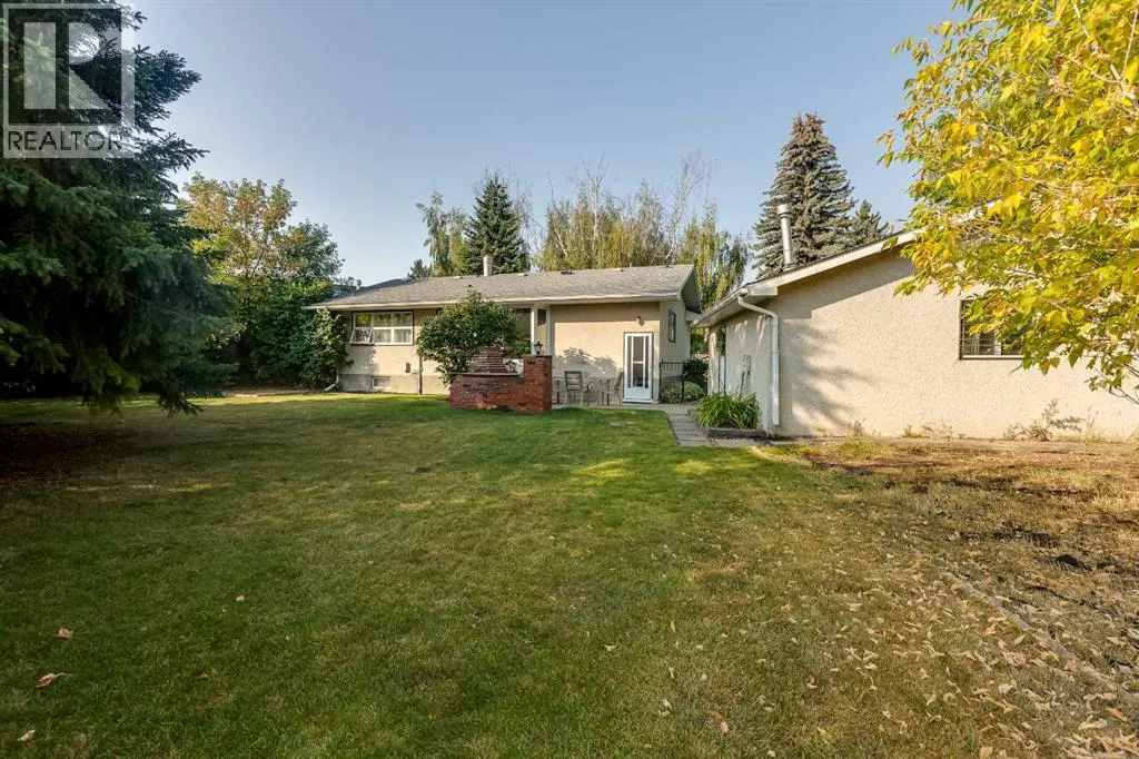 6 Standish Close
