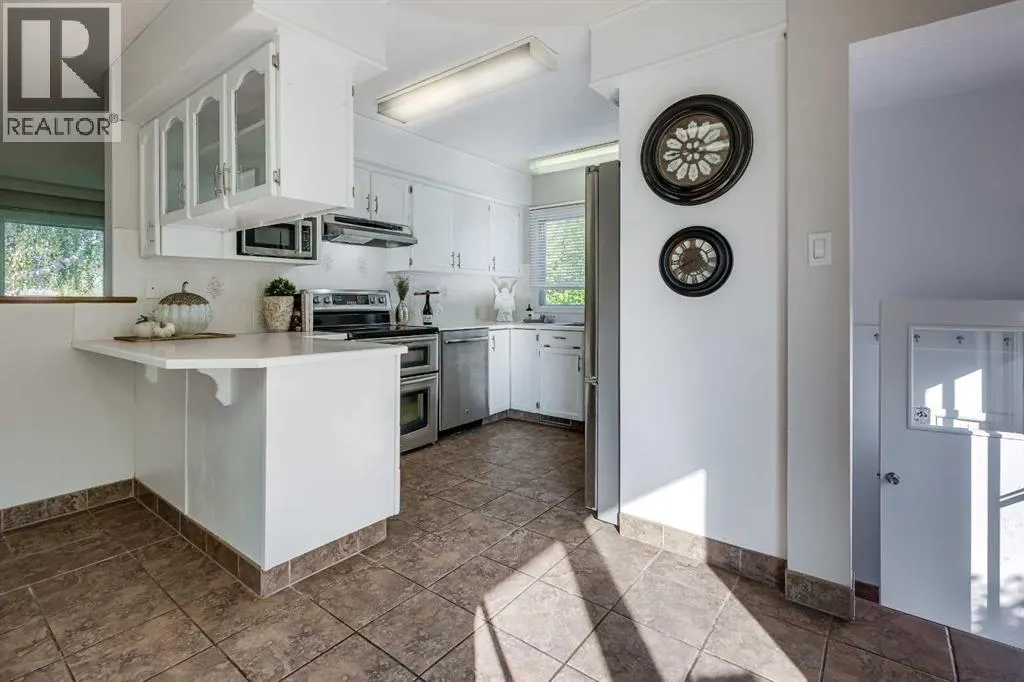 6 Standish Close