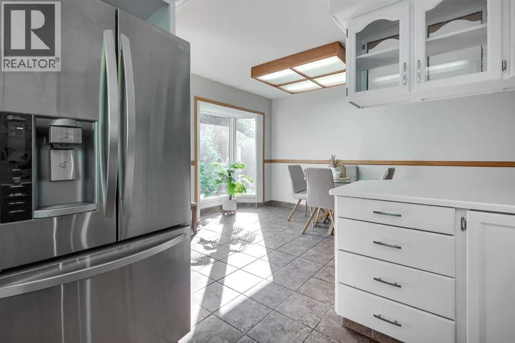 6 Standish Close