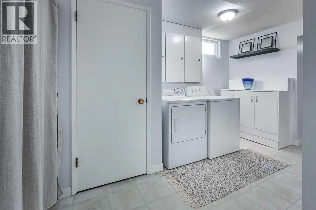 6 Standish Close