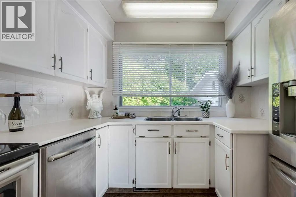 6 Standish Close
