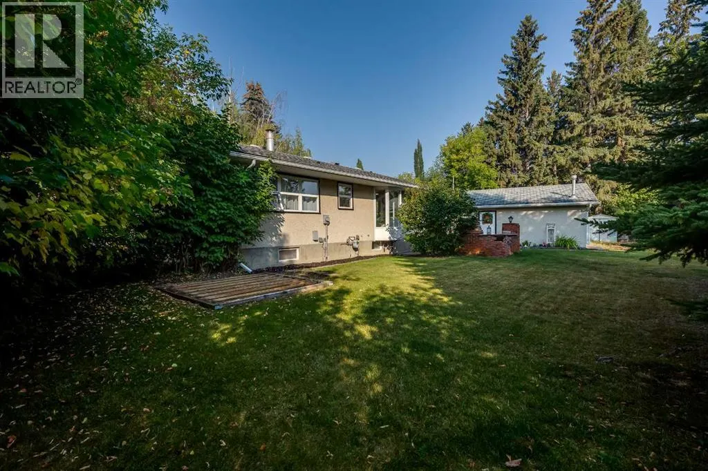 6 Standish Close