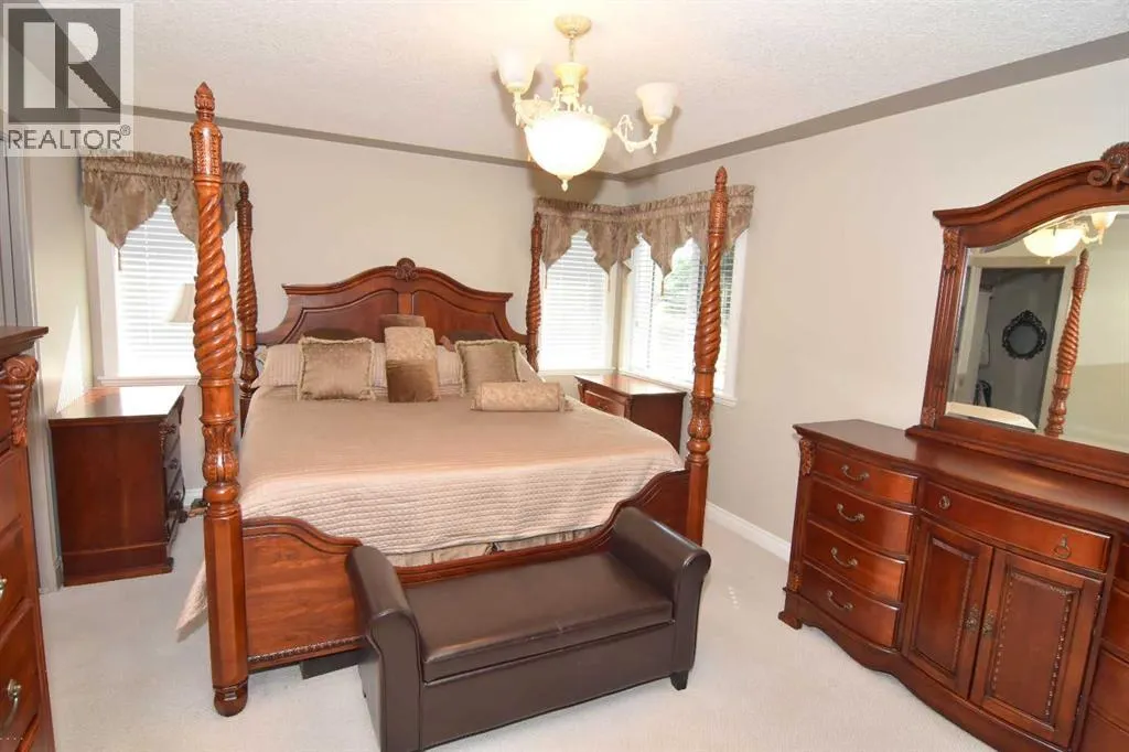 148 Scenic View Close NW