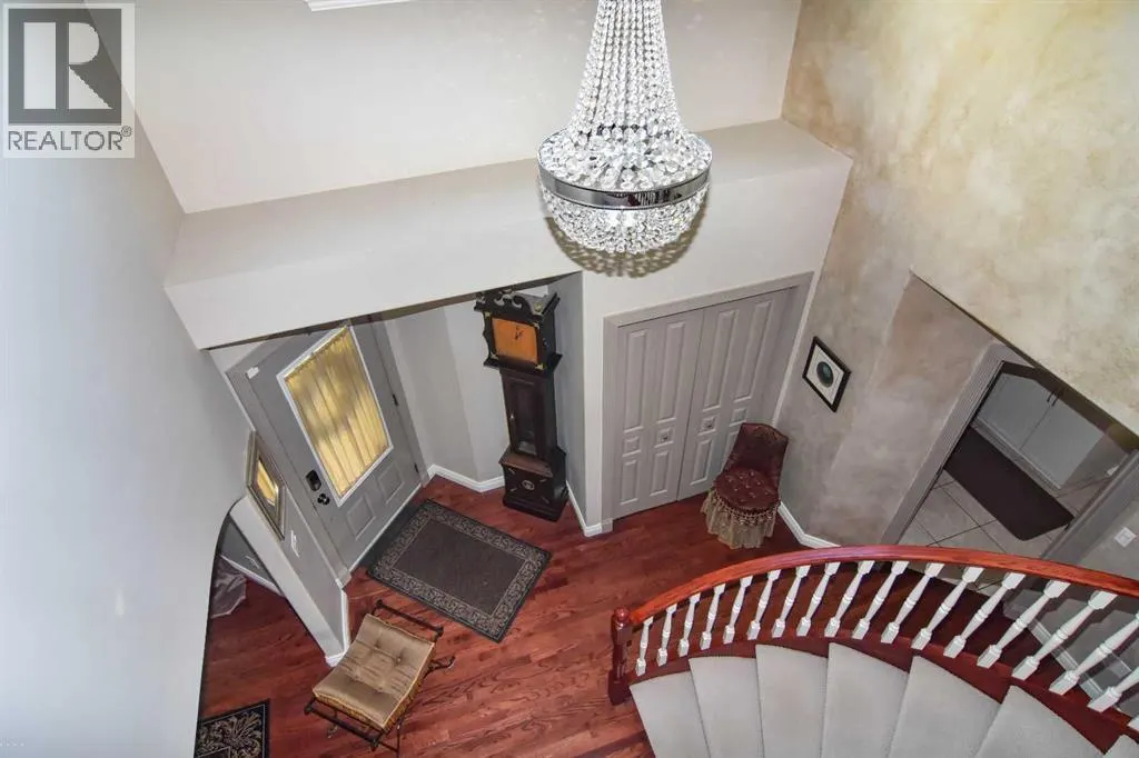 148 Scenic View Close NW