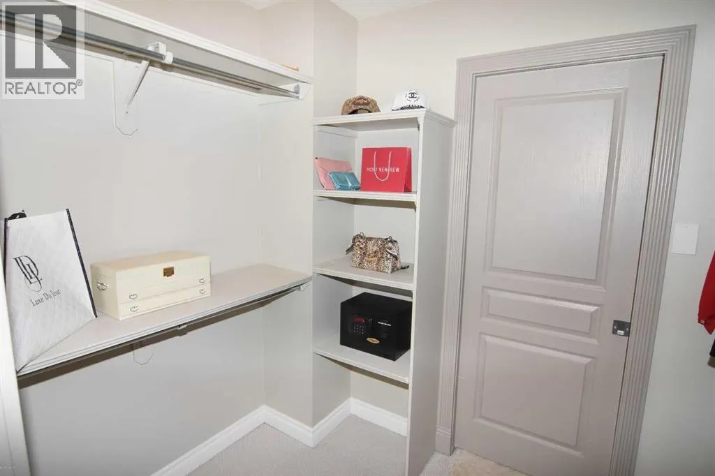 148 Scenic View Close NW