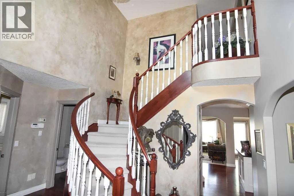 148 Scenic View Close NW