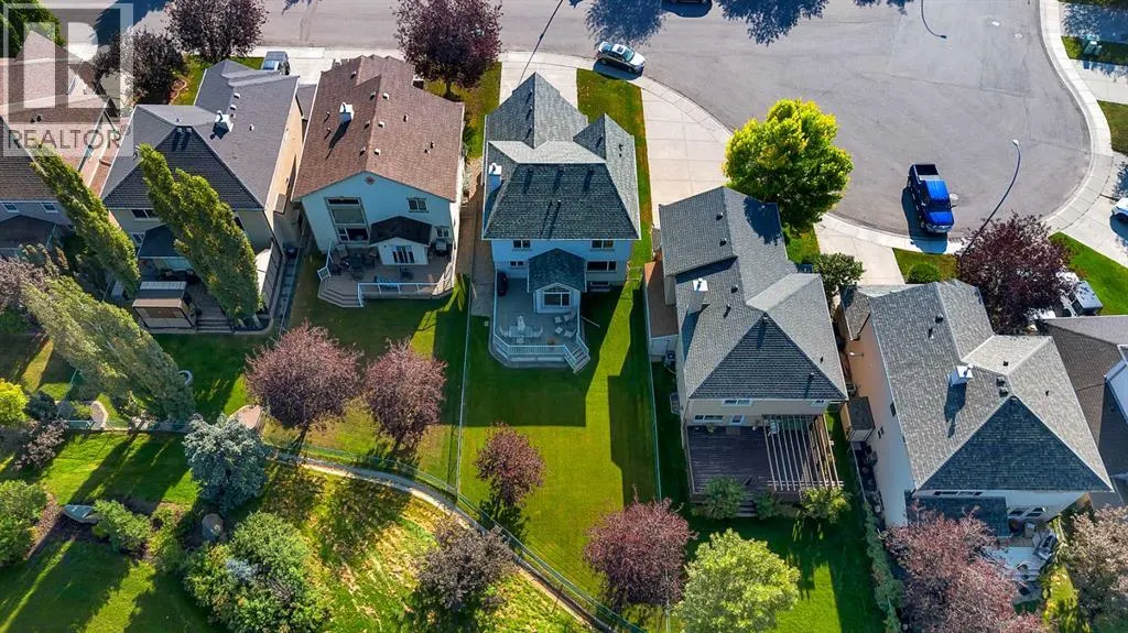 162 Harvest Grove Close NE