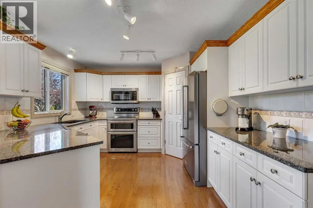 162 Harvest Grove Close NE