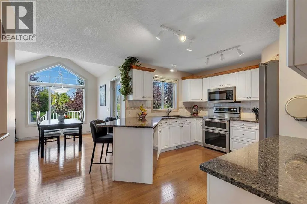 162 Harvest Grove Close NE