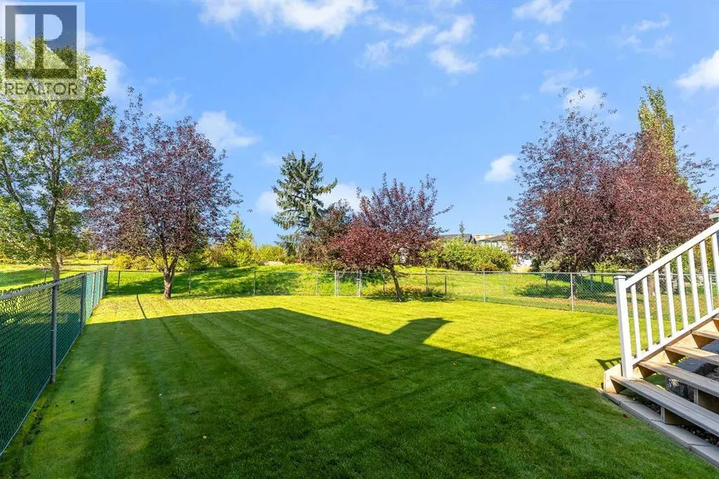 162 Harvest Grove Close NE