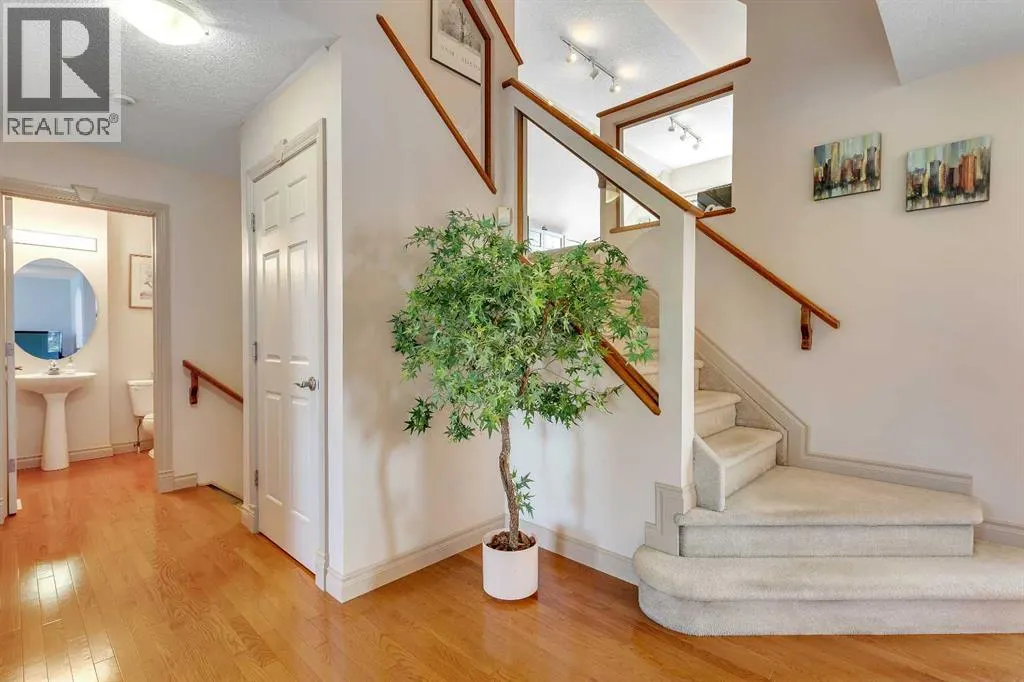 162 Harvest Grove Close NE