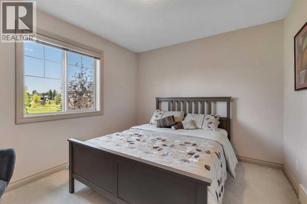 162 Harvest Grove Close NE