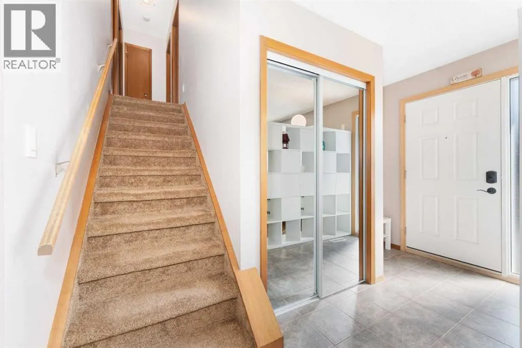 15 Deer Bay SE