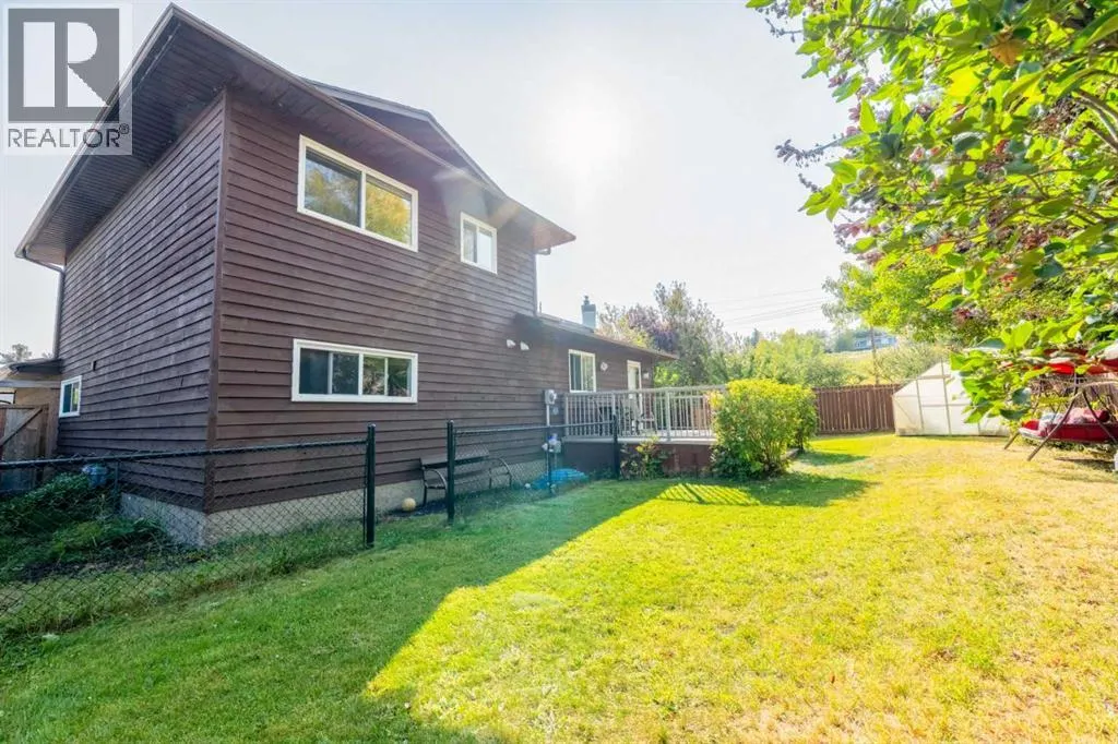 15 Deer Bay SE