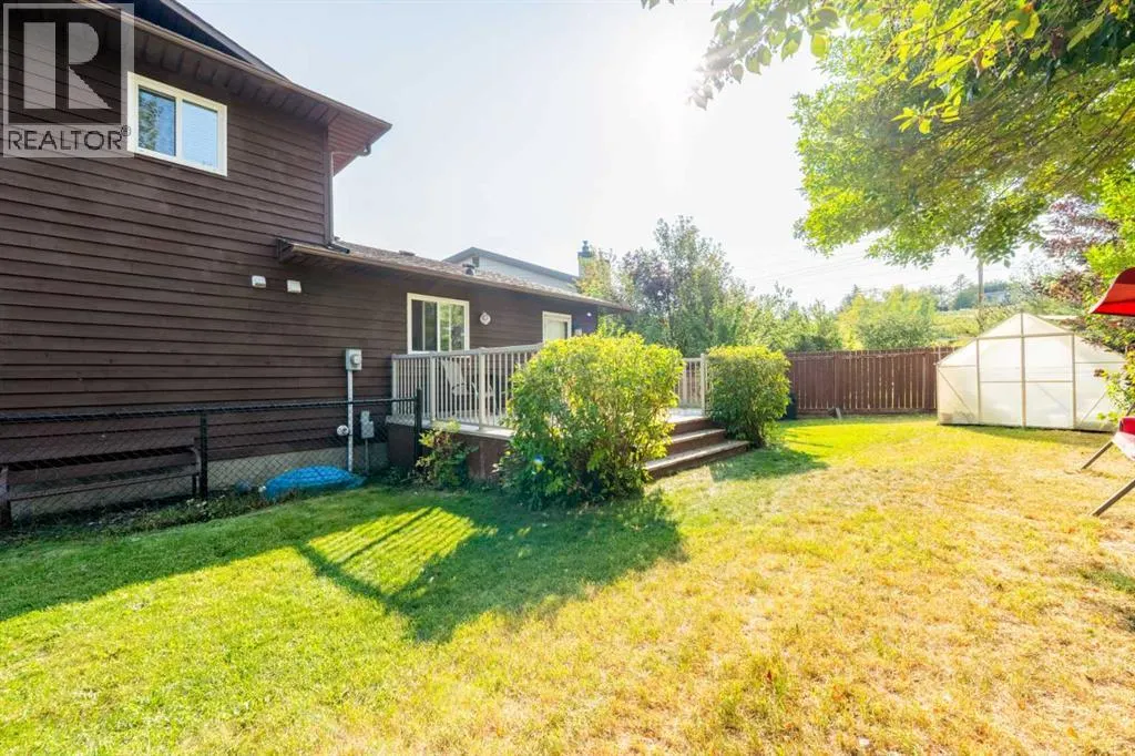 15 Deer Bay SE