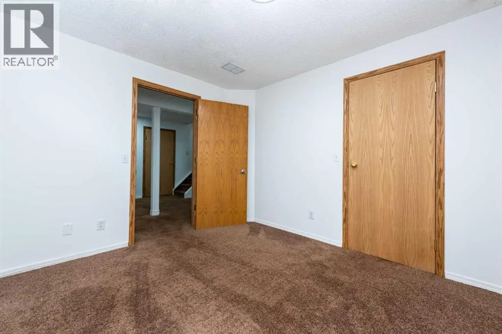216 Hidden Hills Road NW