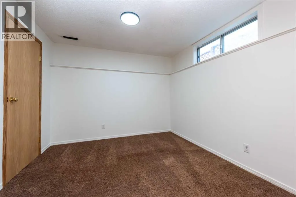 216 Hidden Hills Road NW