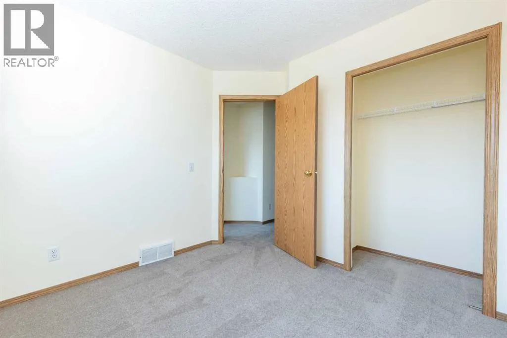216 Hidden Hills Road NW