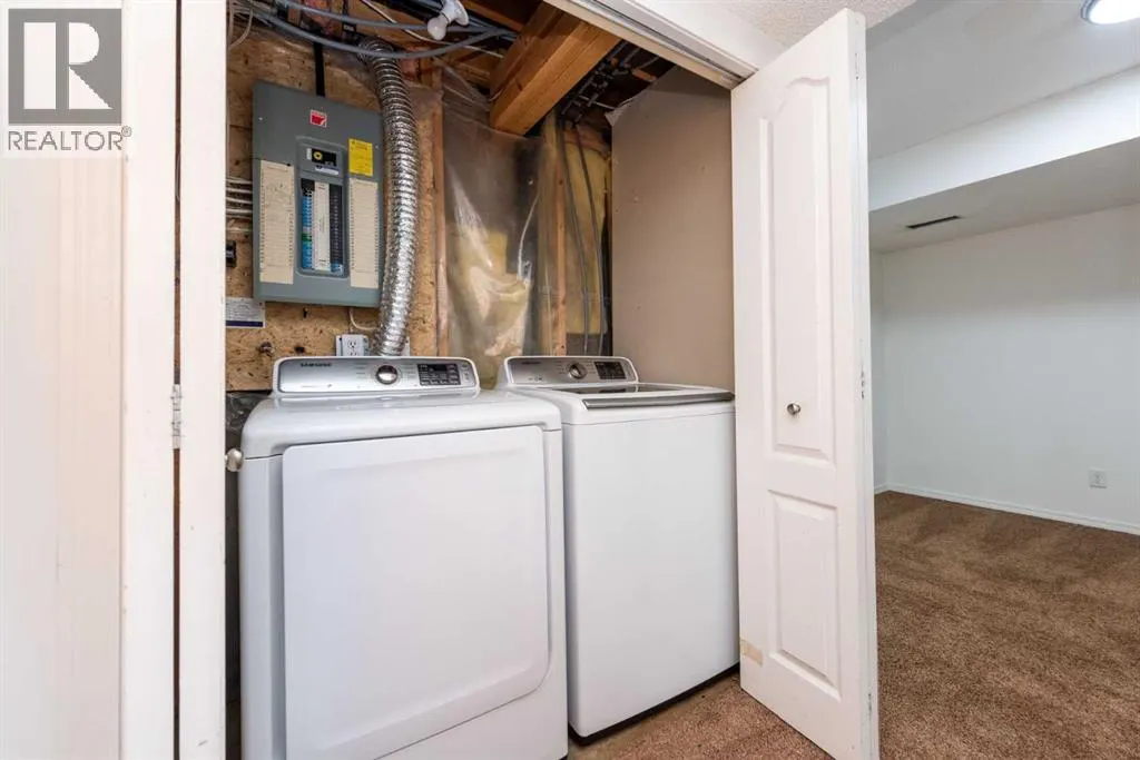 216 Hidden Hills Road NW