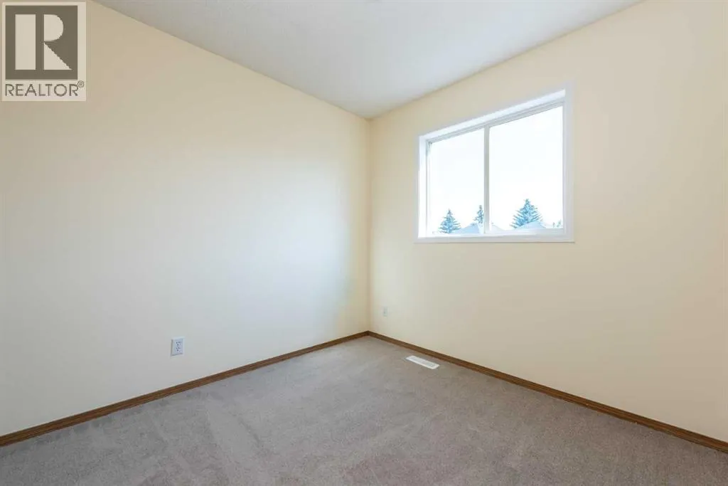 216 Hidden Hills Road NW