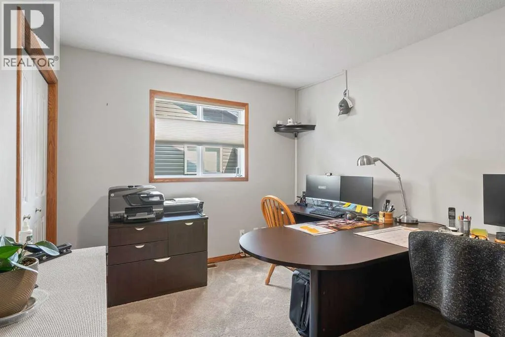 65 Canoe Circle SW