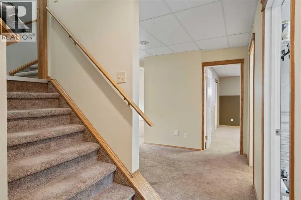 65 Canoe Circle SW