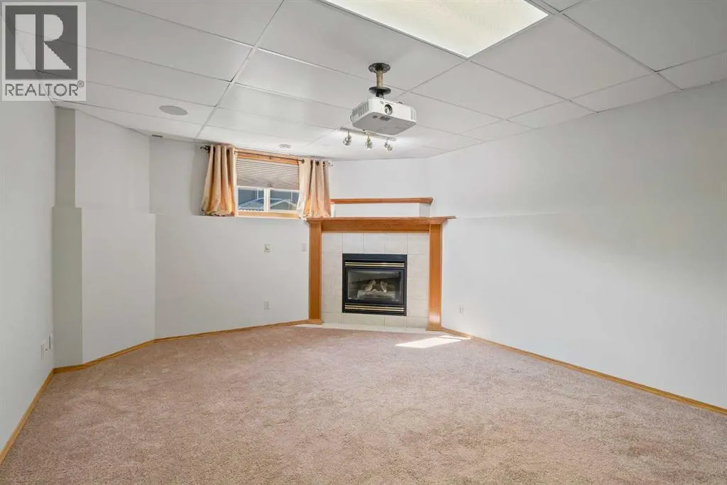 65 Canoe Circle SW
