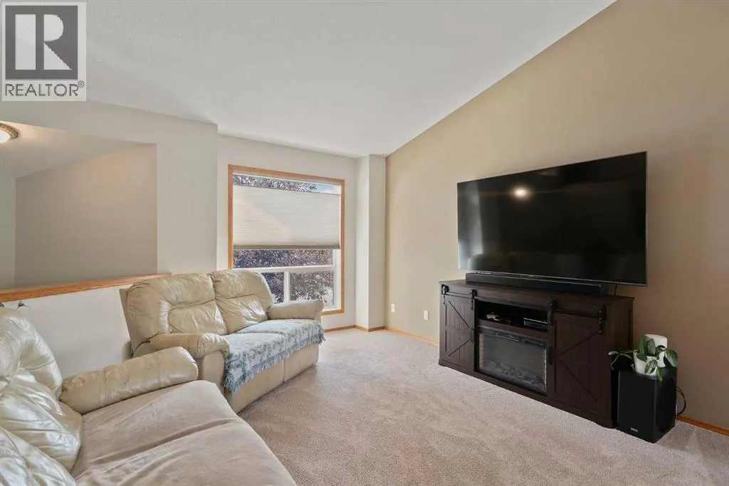65 Canoe Circle SW