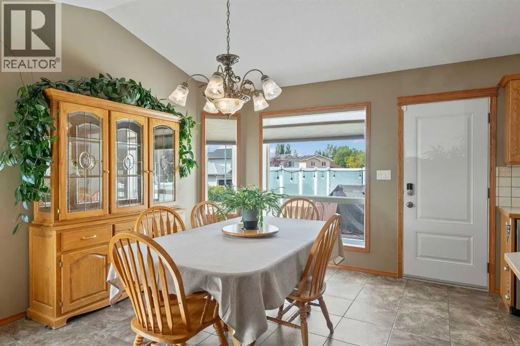 65 Canoe Circle SW