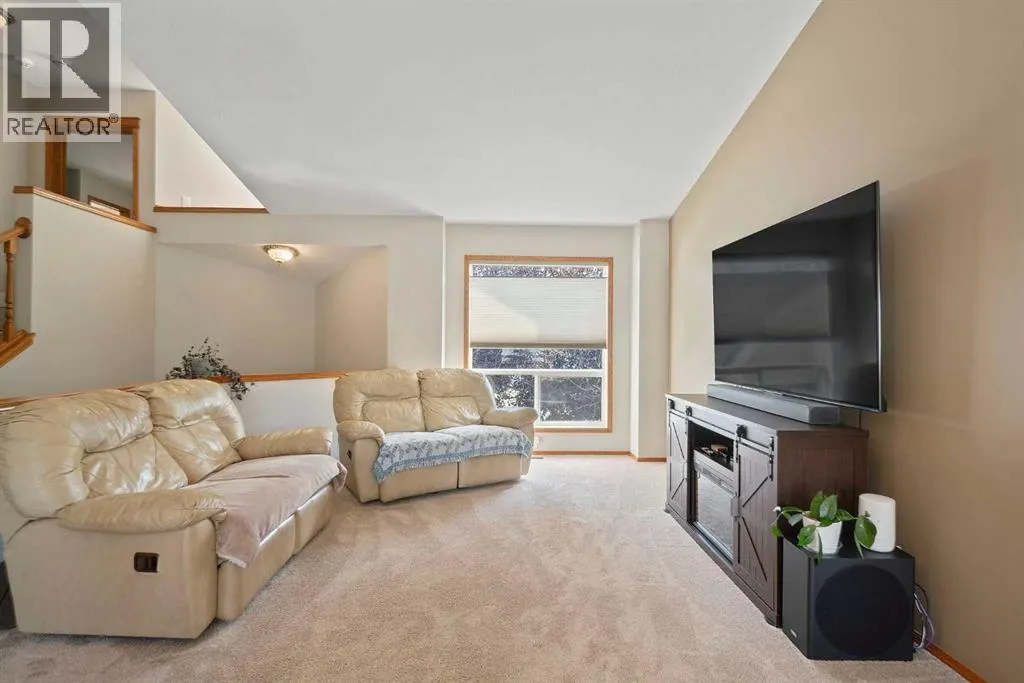 65 Canoe Circle SW