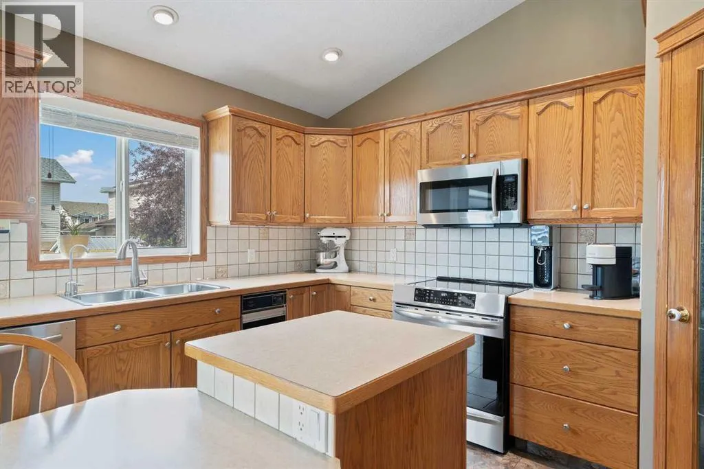 65 Canoe Circle SW