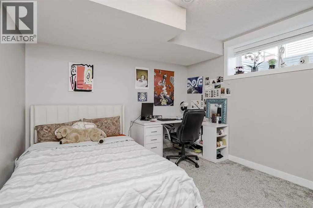 96 Skyview Parade NE