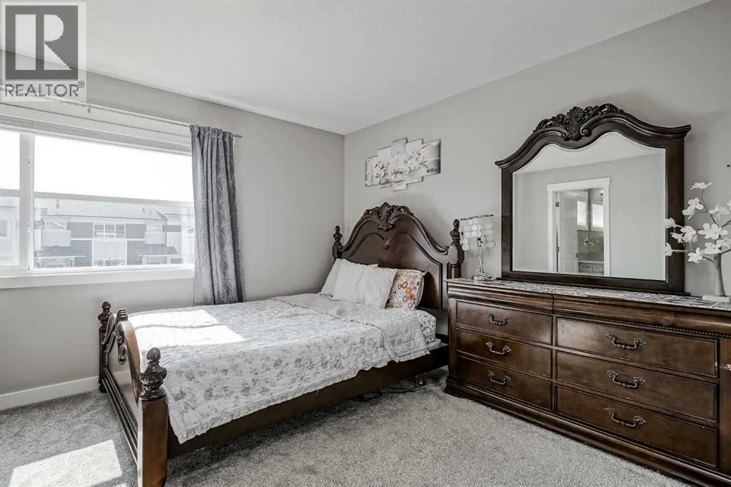 96 Skyview Parade NE
