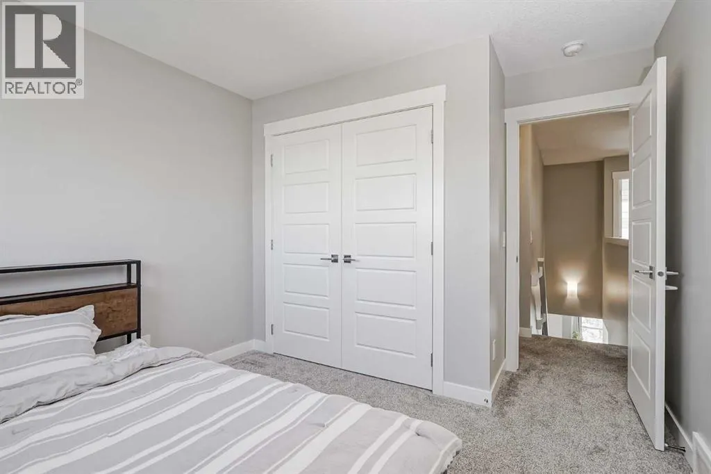 96 Skyview Parade NE