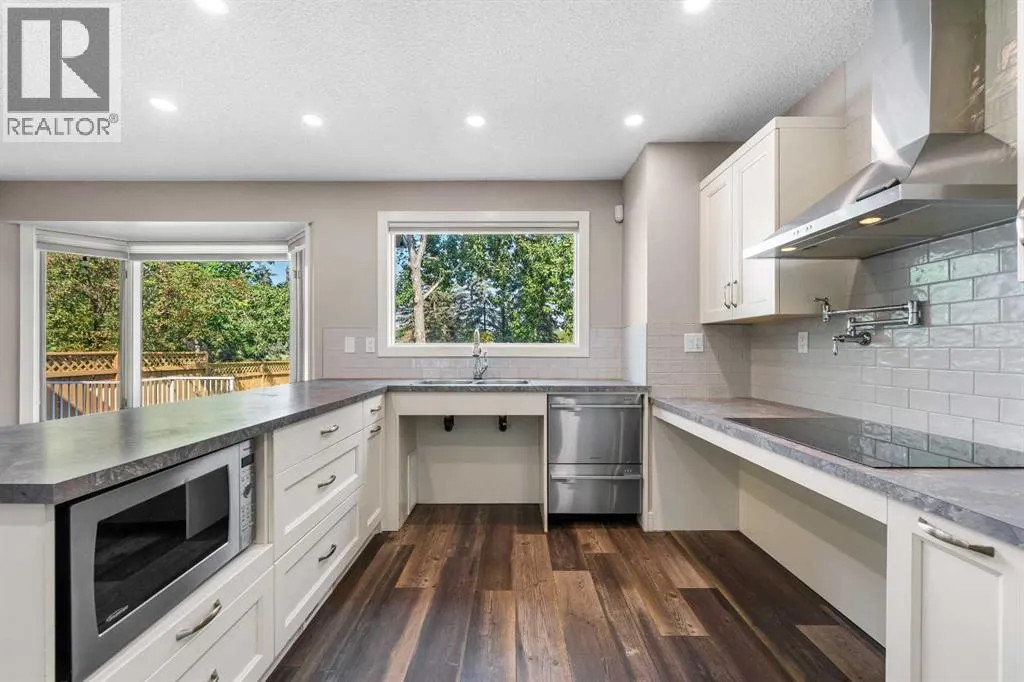 14 Douglasbank Drive SE