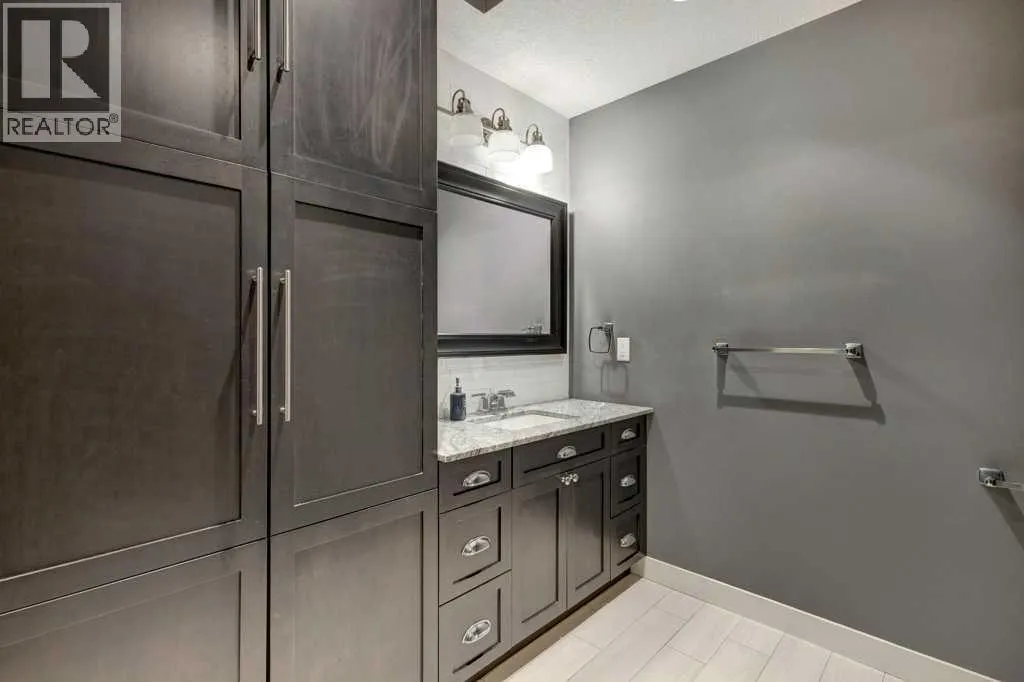 1233 Hillcrest Manor Estates
