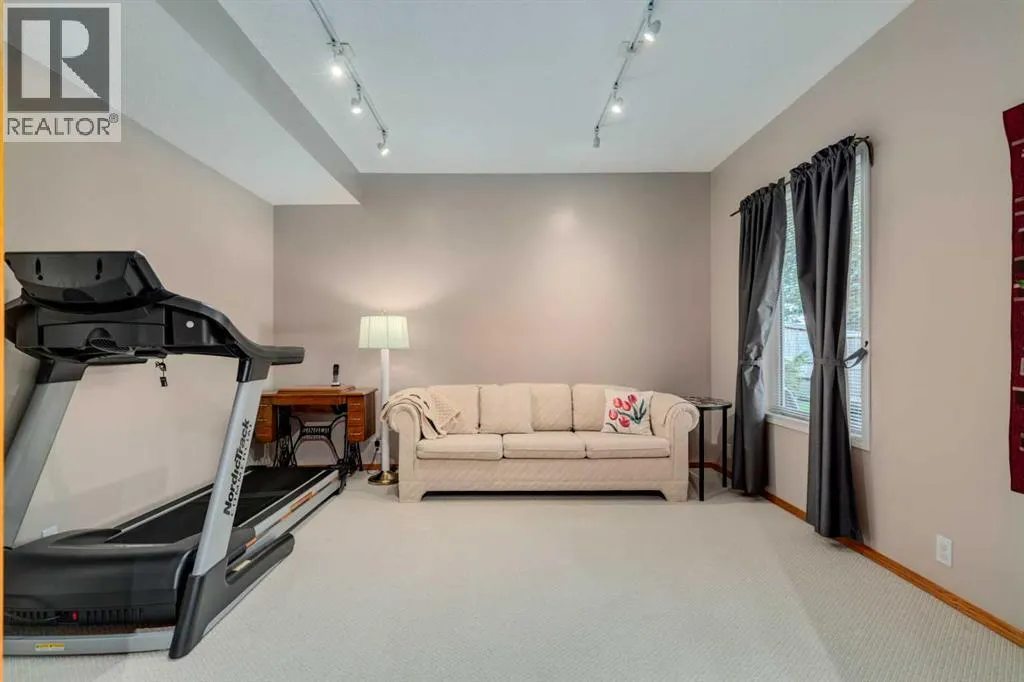 537 Sierra Madre Court SW