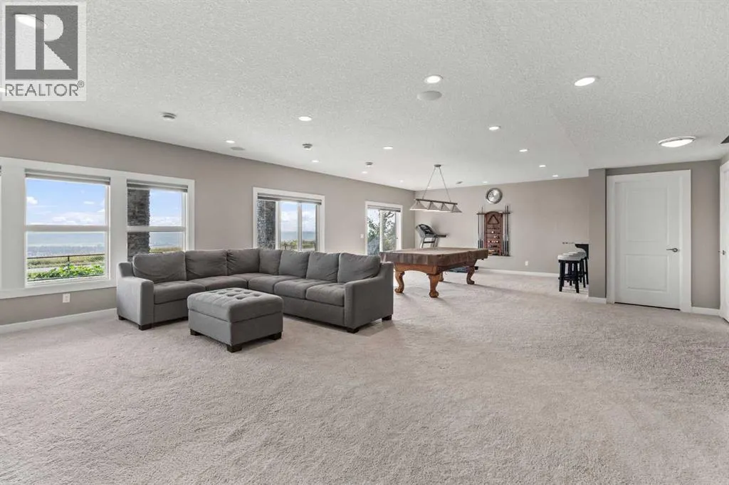 92 Cranarch Heights SE
