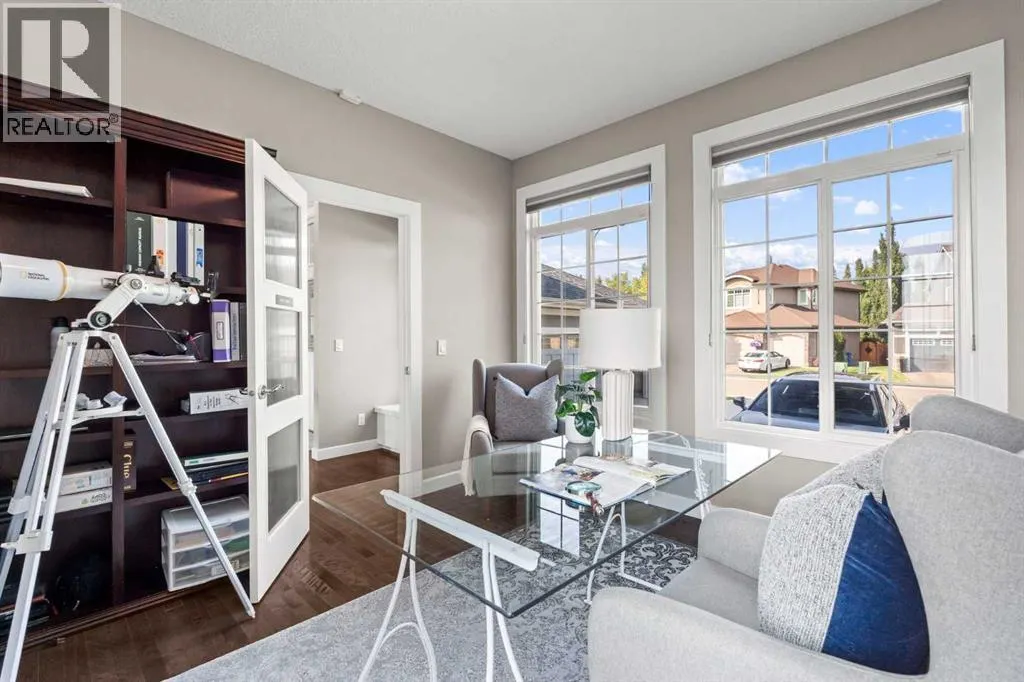 92 Cranarch Heights SE