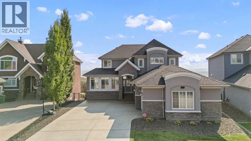 92 Cranarch Heights SE