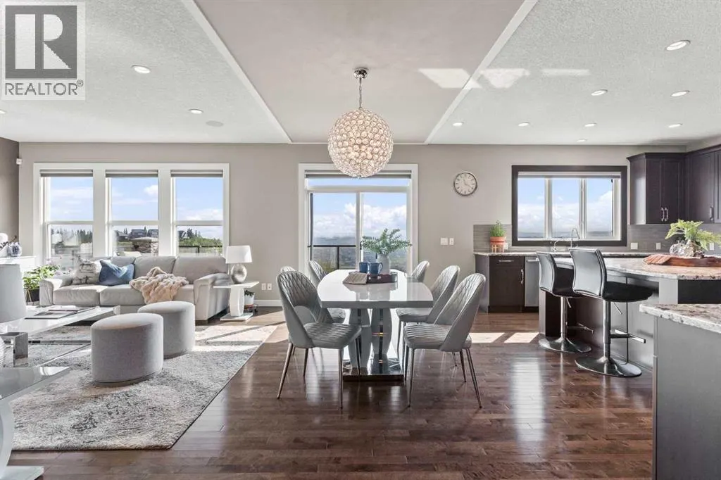 92 Cranarch Heights SE