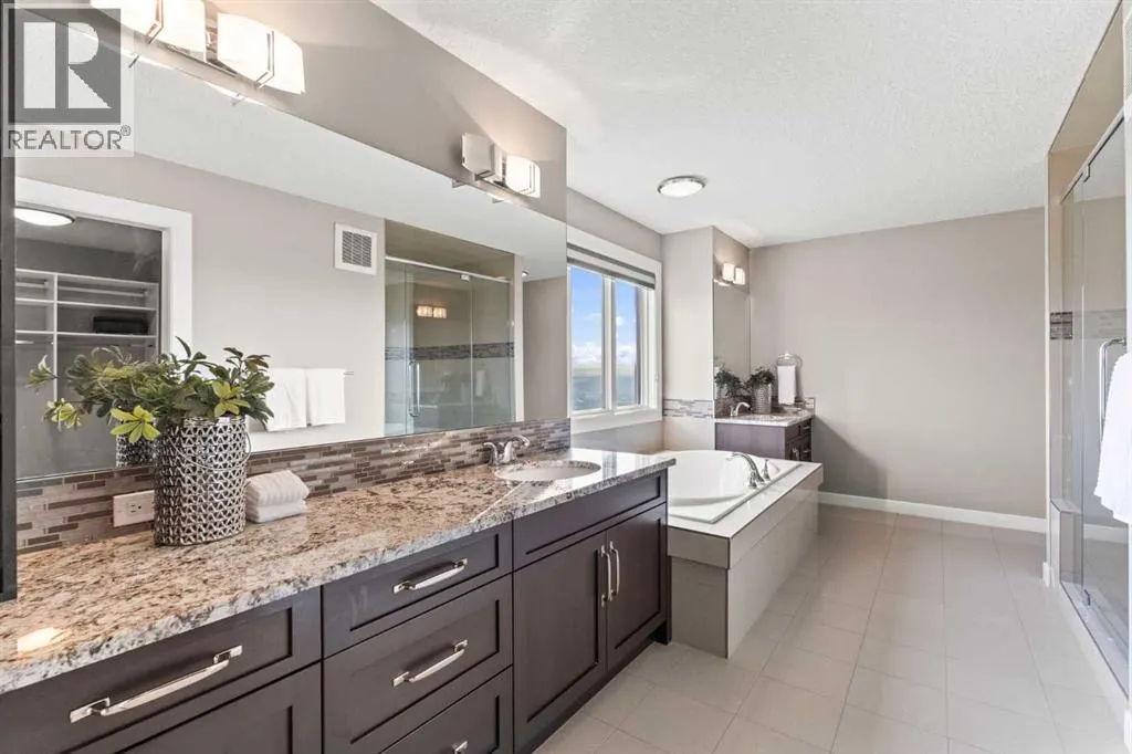 92 Cranarch Heights SE