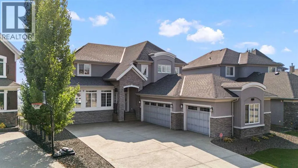 92 Cranarch Heights SE
