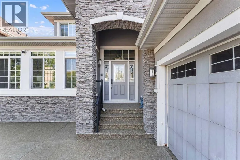 92 Cranarch Heights SE