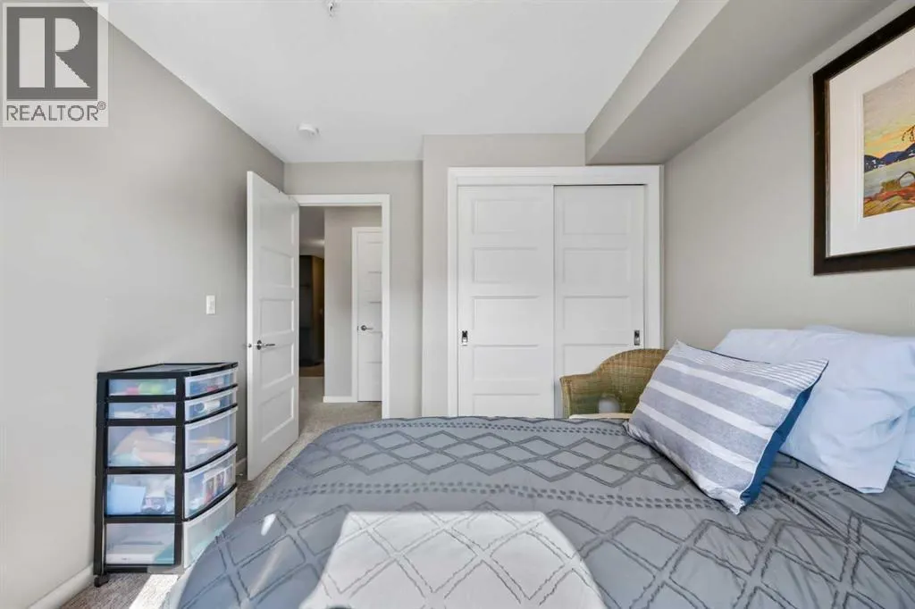 2105, 10 Market Boulevard SE