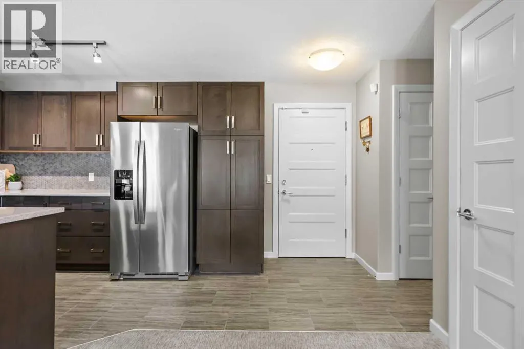 2105, 10 Market Boulevard SE