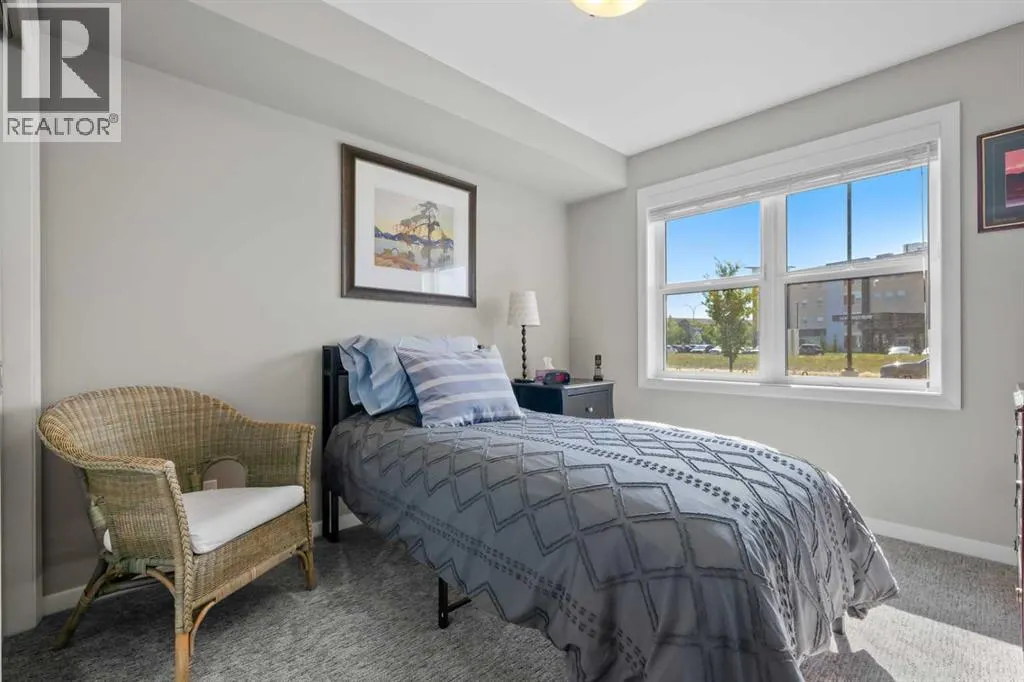 2105, 10 Market Boulevard SE