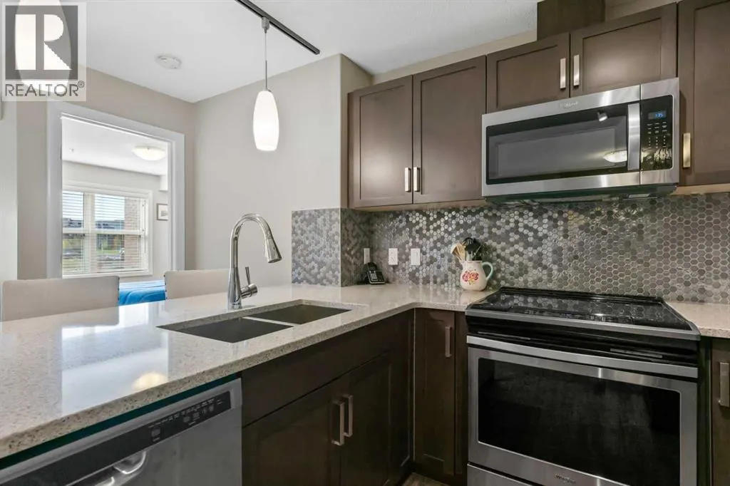 2105, 10 Market Boulevard SE